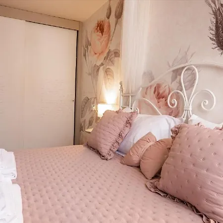 Bed & Breakfast La Pulcia 4*